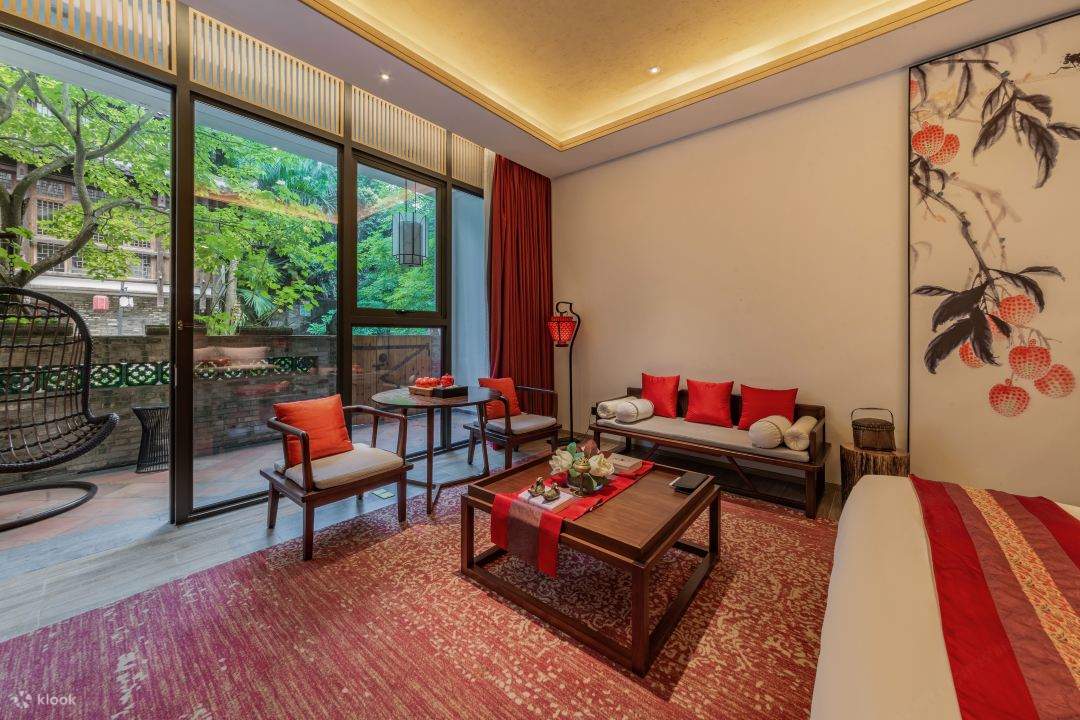 [Inside Gankeng Ancient Town/Directly reach Futian Port Line 10] Shenzhen OCT Gankeng Ancient Town - Phoenix Hakka Hotel Accommodation Package